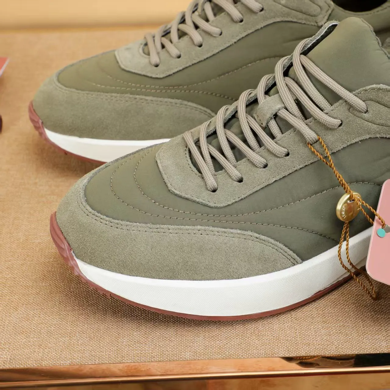 Factory price: 460💰Loro Piana niche classic jogging shoes, men's lace-up casual shoes and sneakers, high-quality lightweight and comfortable fabrics, suitable for outdoor leisure, the color scheme is young and energetic, and it looks great with sportswear or casual suits! Size: 38-44 (45. Customized)